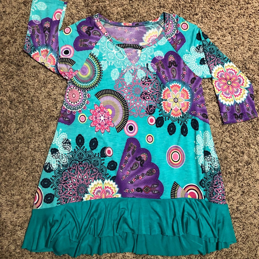 NWOT Printed Ruffle Tunic 3/4 Sleeves Size Medium